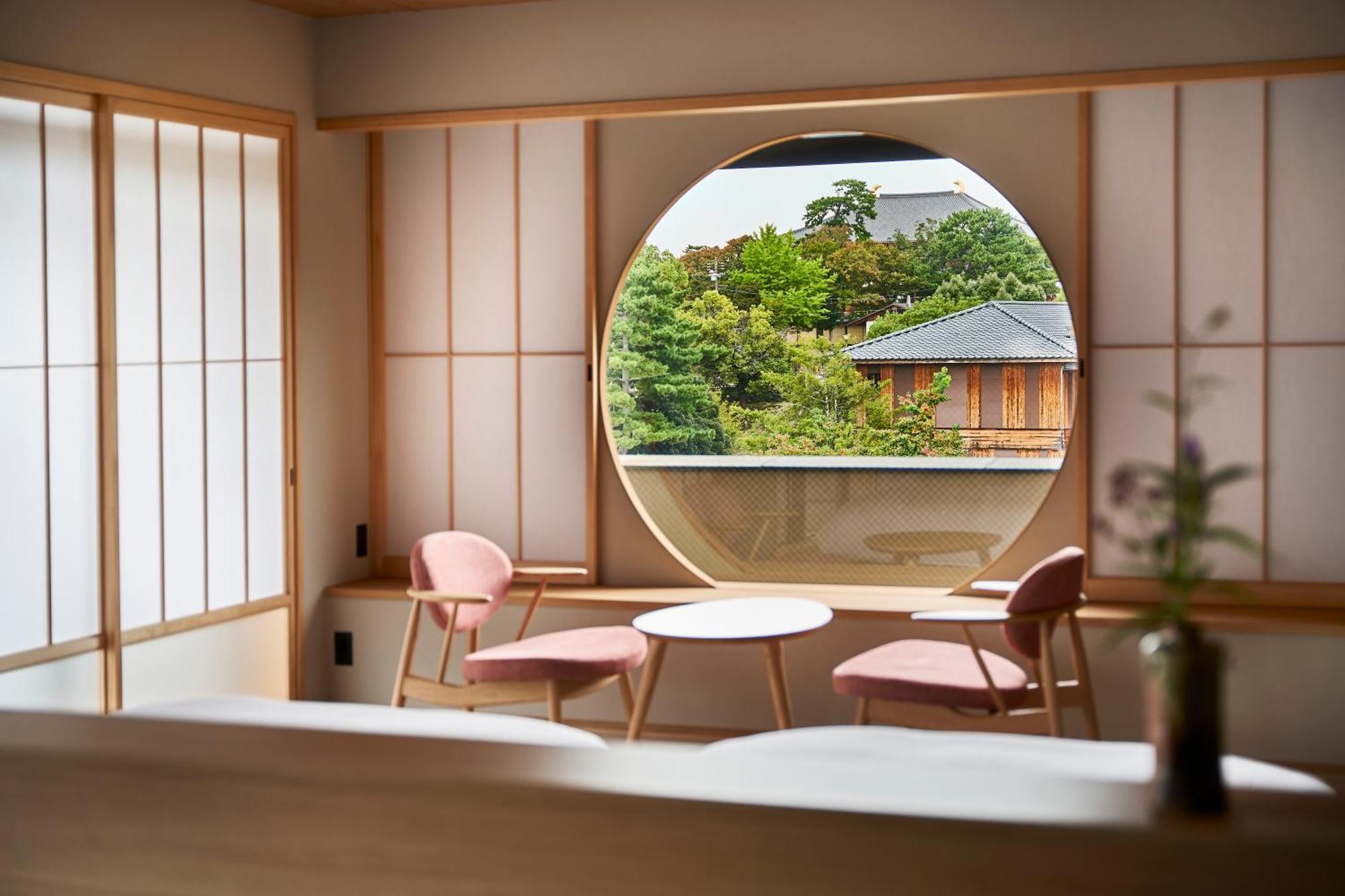 Ryokan Asukasou At The Entrancne Of Nara Park Exterior photo