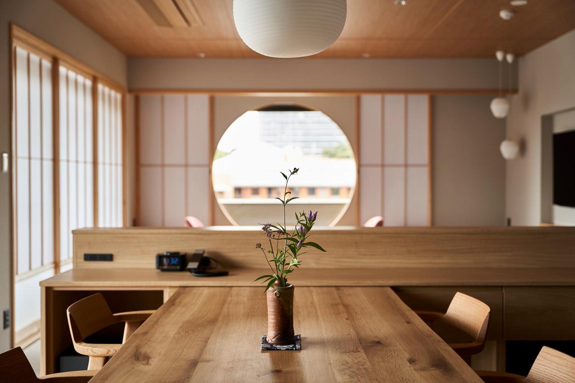 Ryokan Asukasou At The Entrancne Of Nara Park Exterior photo