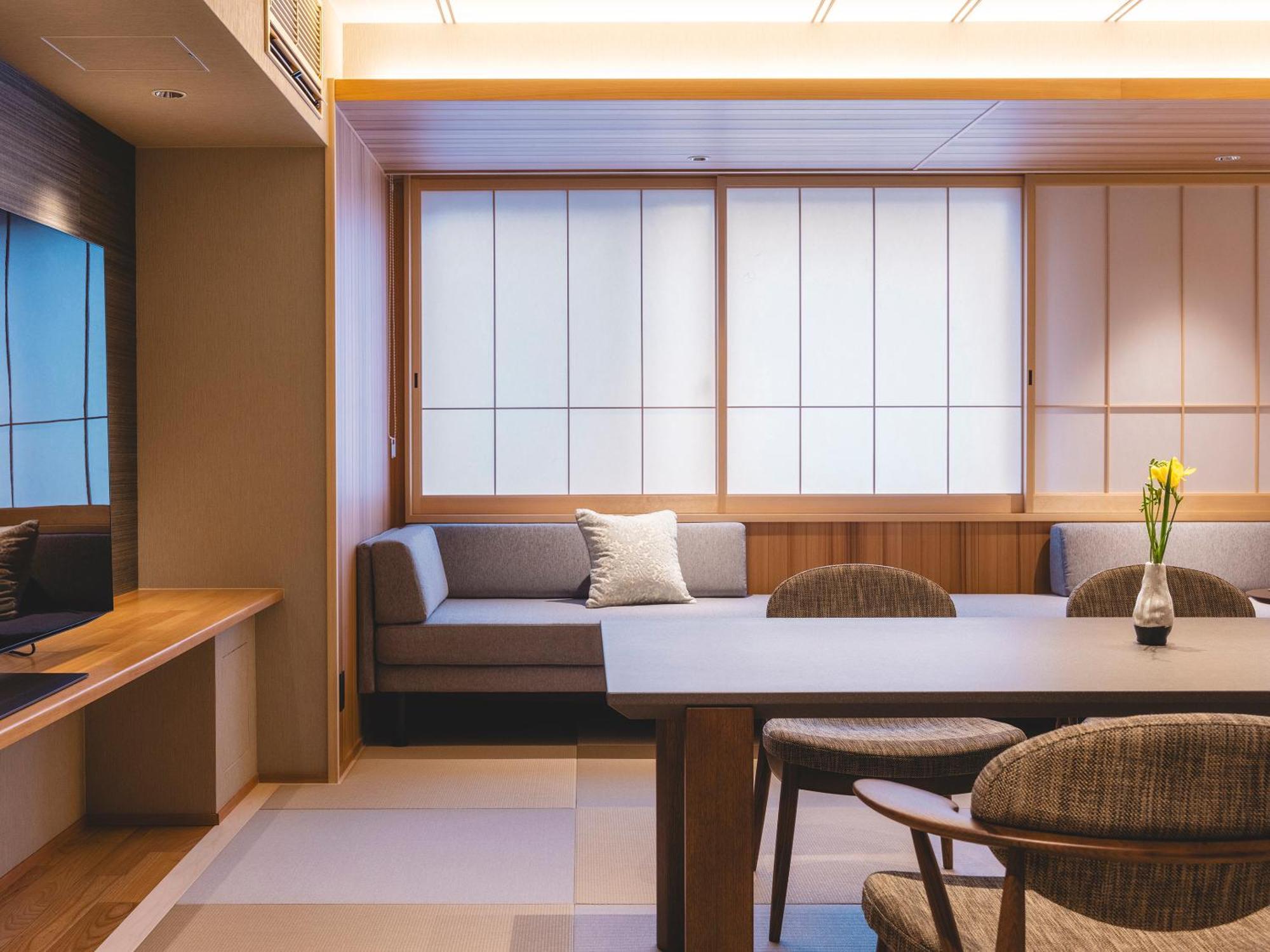 Ryokan Asukasou At The Entrancne Of Nara Park Exterior photo